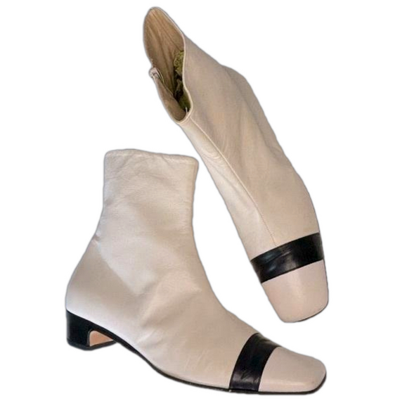 HUGO BOSS Italian Two-tone 100% Leather boots, Cream + Black, Size 39, $500 off! - Picture 7 of 9